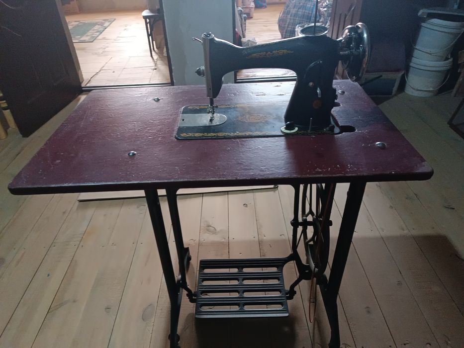 Tikuv mashinasi sotiladi