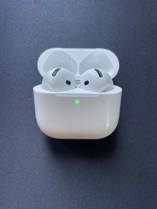 AirPods 4 Noise Cancelling