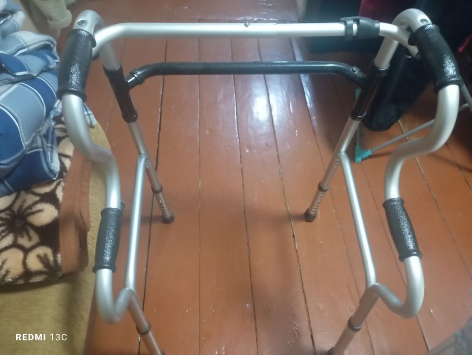 Продам ходунки .