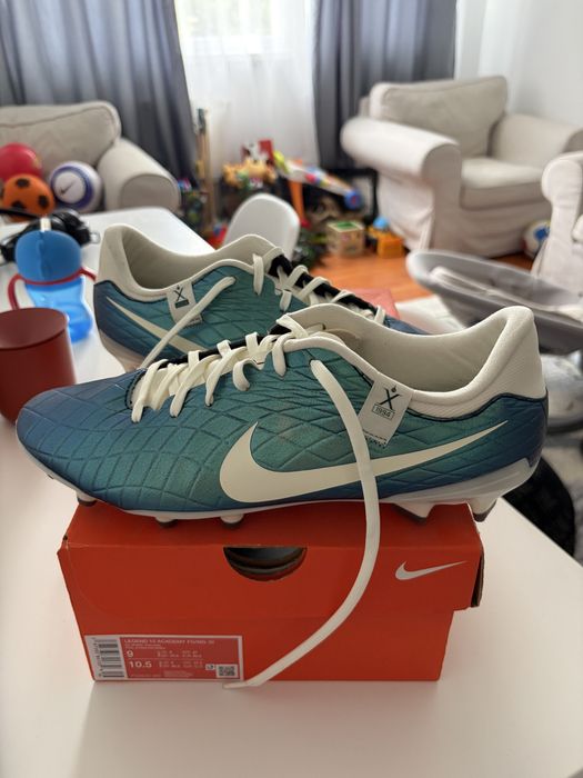 Nike - legend academy 42,5