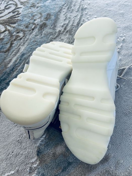 Продам Кроссовки