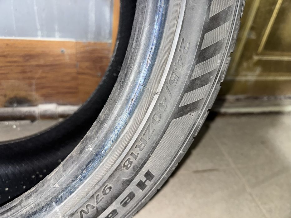 Продам комплект летних шин 245/40/18