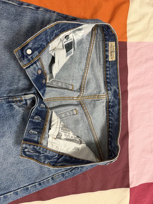 Blugi Levis dama