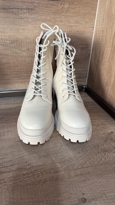 Страхотни нови боти About you