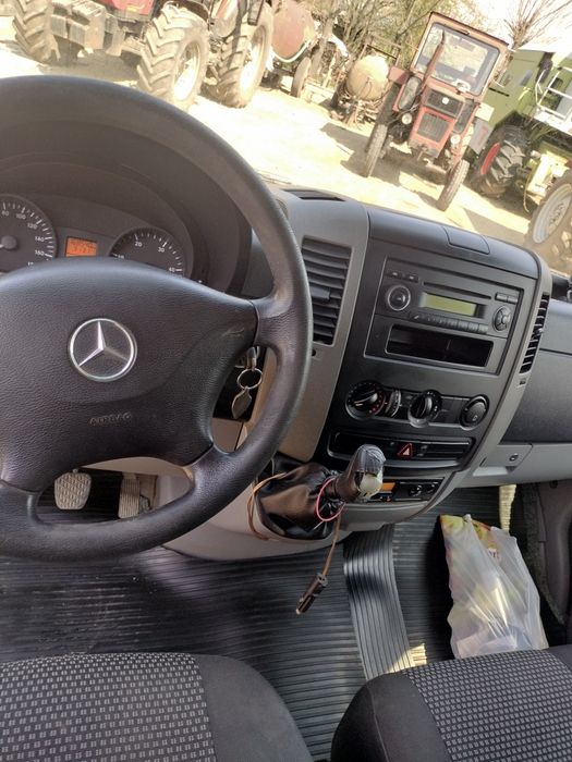 Vând Mercedes  - Benz Sprinter 209