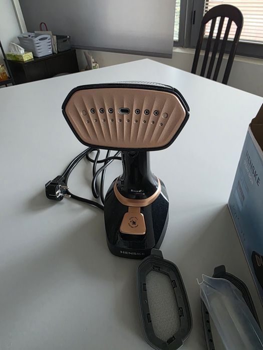 Вертикална парна ютия henske