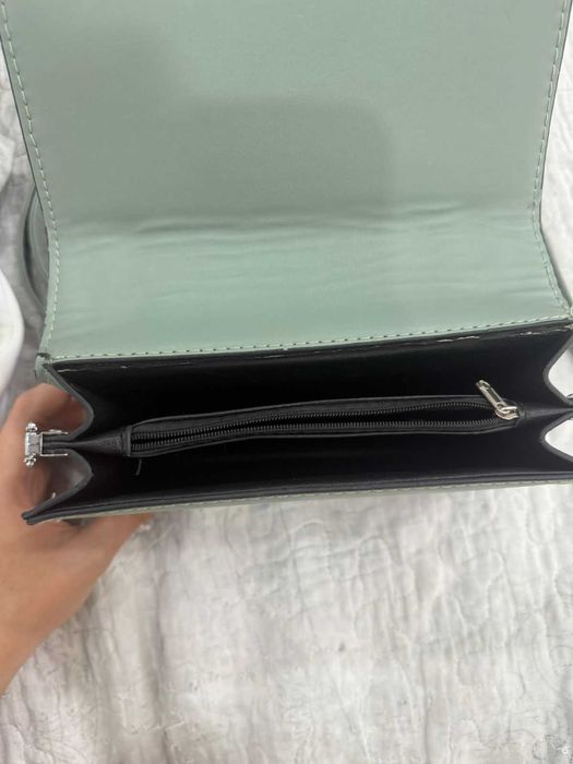 Продаю стильную женскую сумку