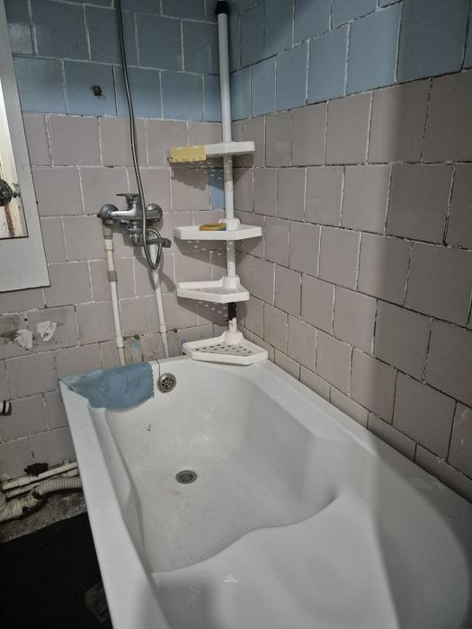 1 бөлме жалға беріледі.