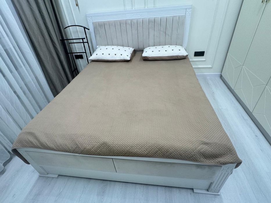 Двухспальный кровать