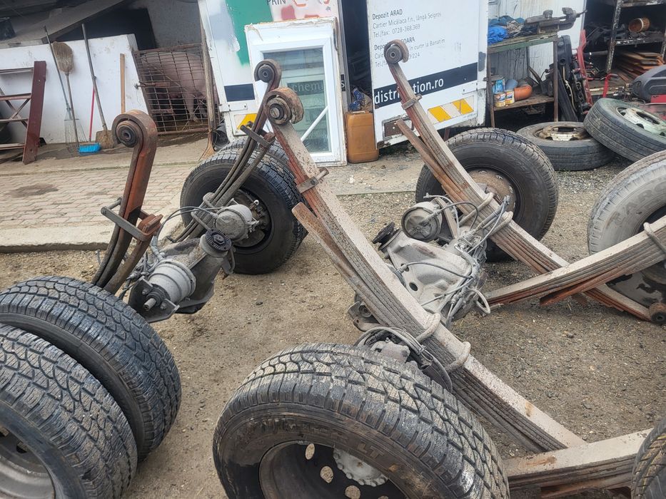 Vând punți de spate Iveco 6.5-7.5 tone