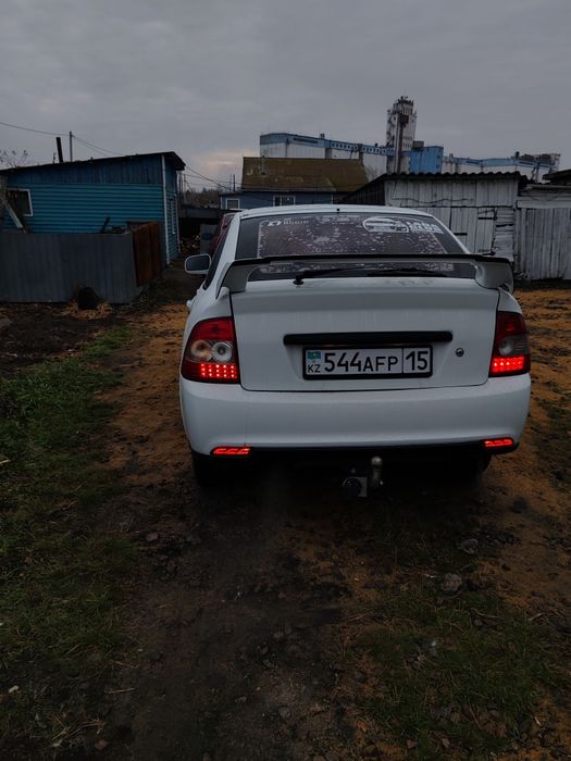 Лада Приора 2011 год