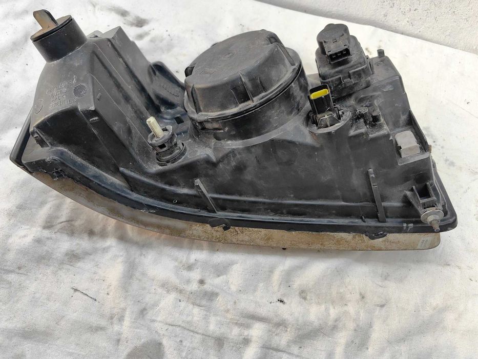 Оригинален фар  Land Rover Freelander