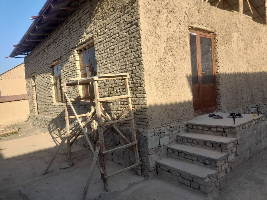 Qurilishi tuganlanmagan uchaska sotiladi