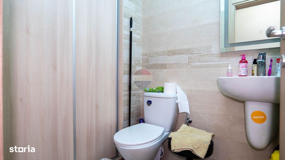 Apartament cu 3 camere de vânzare