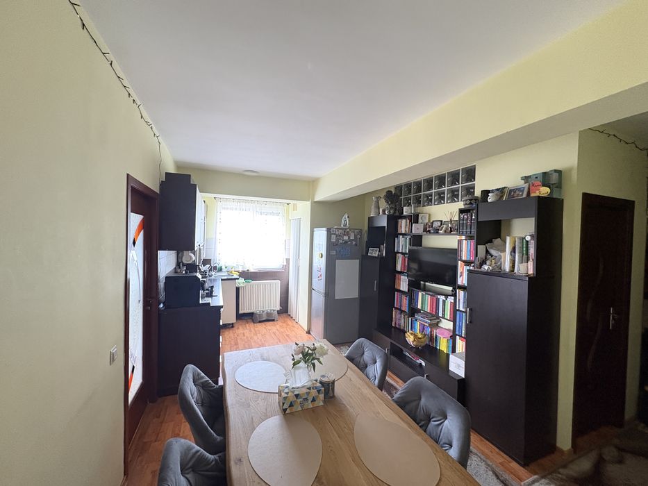 Vand apartament 2 camere