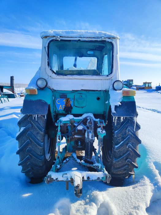 Продам трактор ЮМЗ. На полном ходу