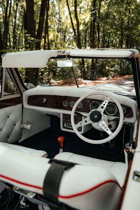 Închiriez mașina de epocă