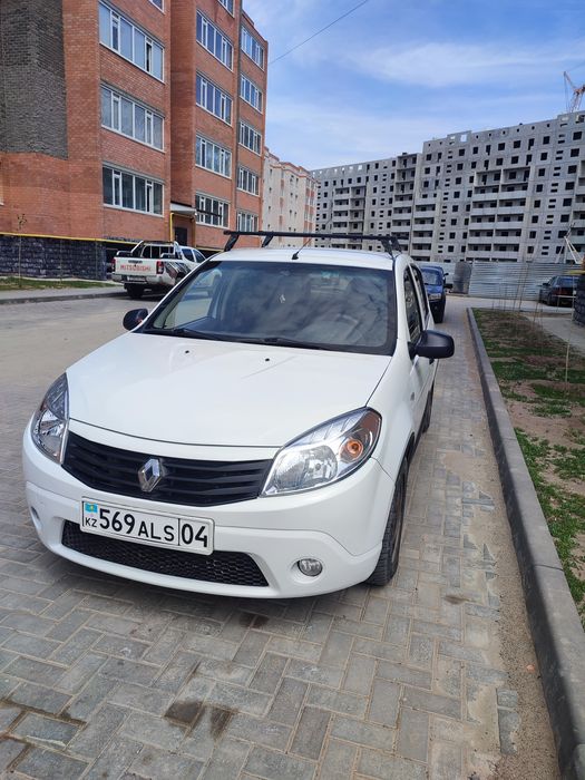 Продам Рено сандеро. 2013г. Газ бензин.