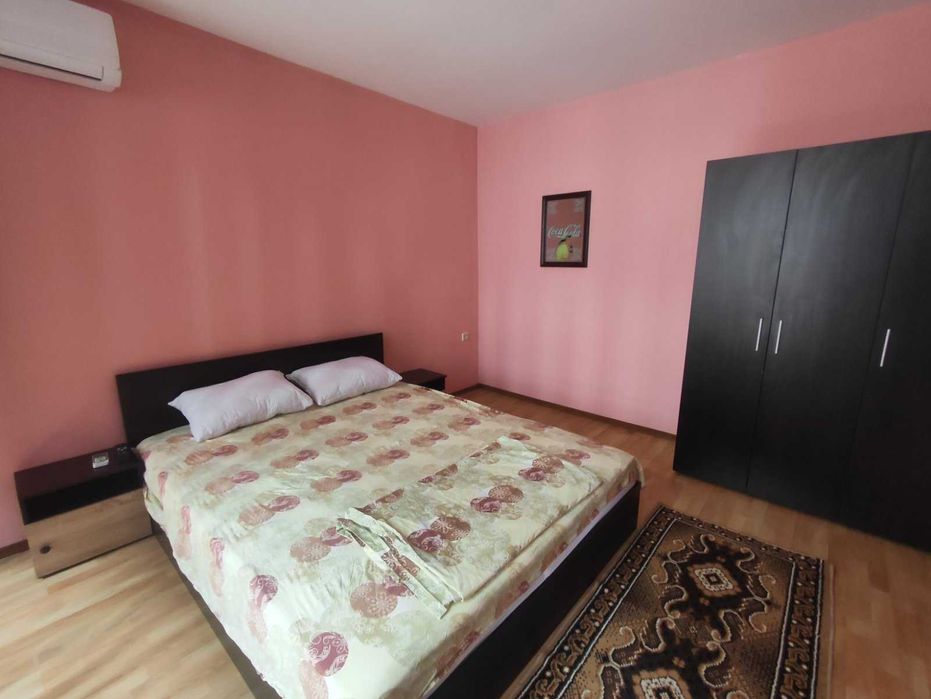 Дава се под наем Тристаен апартамент в Ямбол, Център - 80 кв.м за 498.27 € - Снимка #2