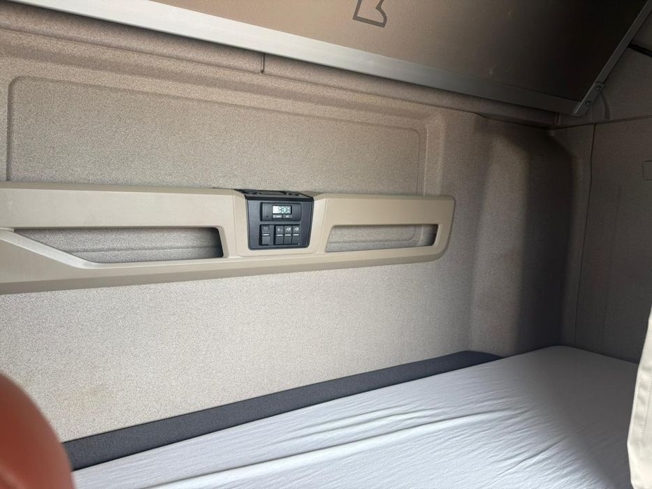 Фура  тягач полуприцеп