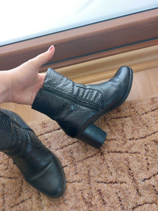 Vand botine de piele naturala
