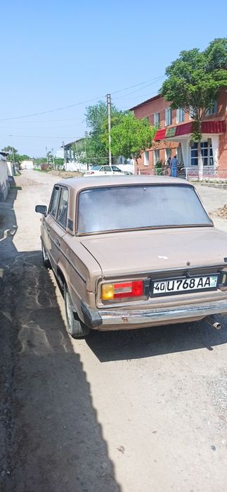 Vaz 2106 sotiladi.