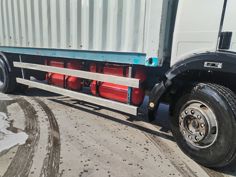 Volatile yaxshi yurib turban moshina