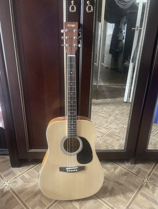 Акустическая гитара HOMAGE небольшой дефект на корпусе, в цене учтено
