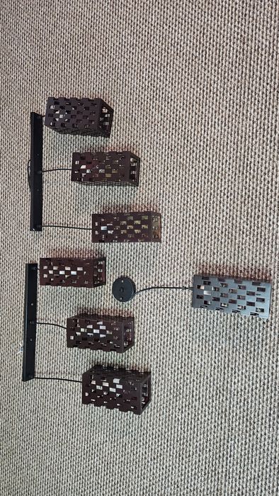 3 lustre. 2 pt sufragerie și una pt bucătărie sau hol