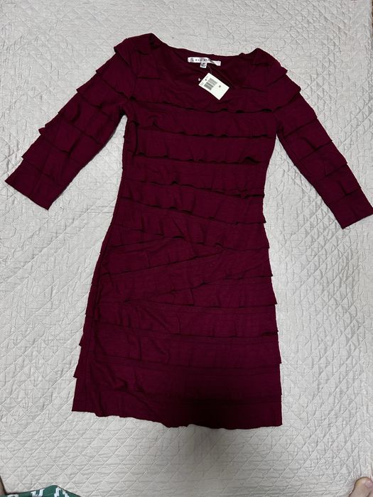 Новое платье с этикеткой