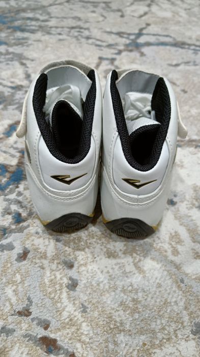 Продам кроссовки usa