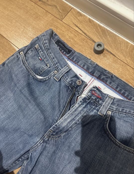 Blugi TOMMY HILFIGER, barbati, marimea 32/32, in stare foarte buna