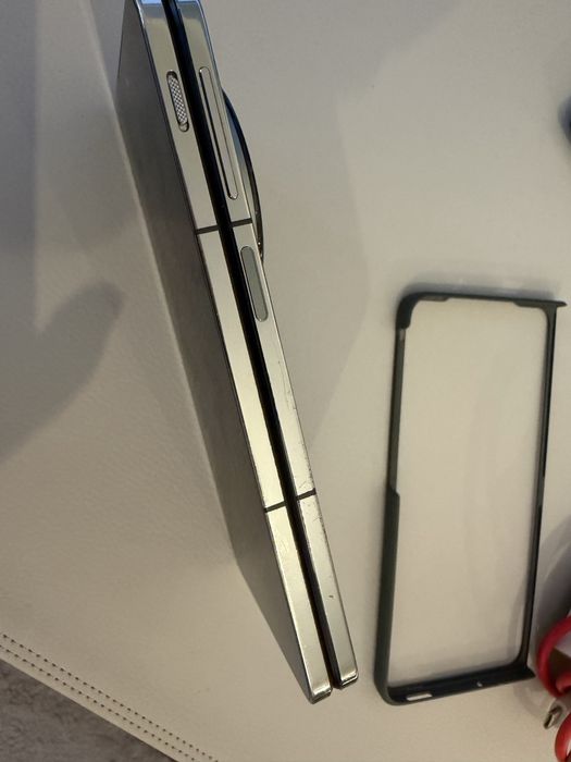 Oneplus Open 16 GB RAM 512 GB spatiu