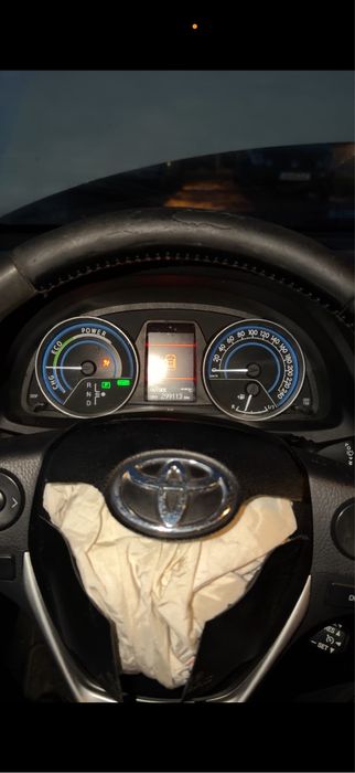 Toyota Auris 2013 1.8 Benzina + Hybrid Avariat