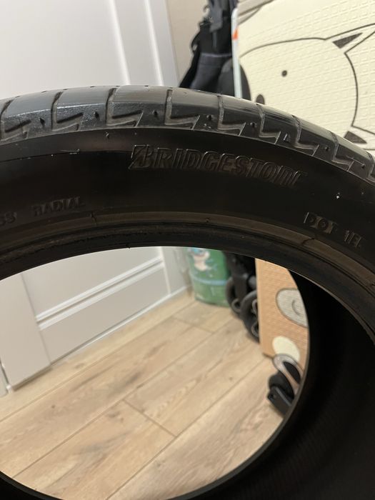 Шины с размером 235/45 R18 94W.