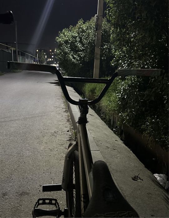 Продаю бмх срочно!