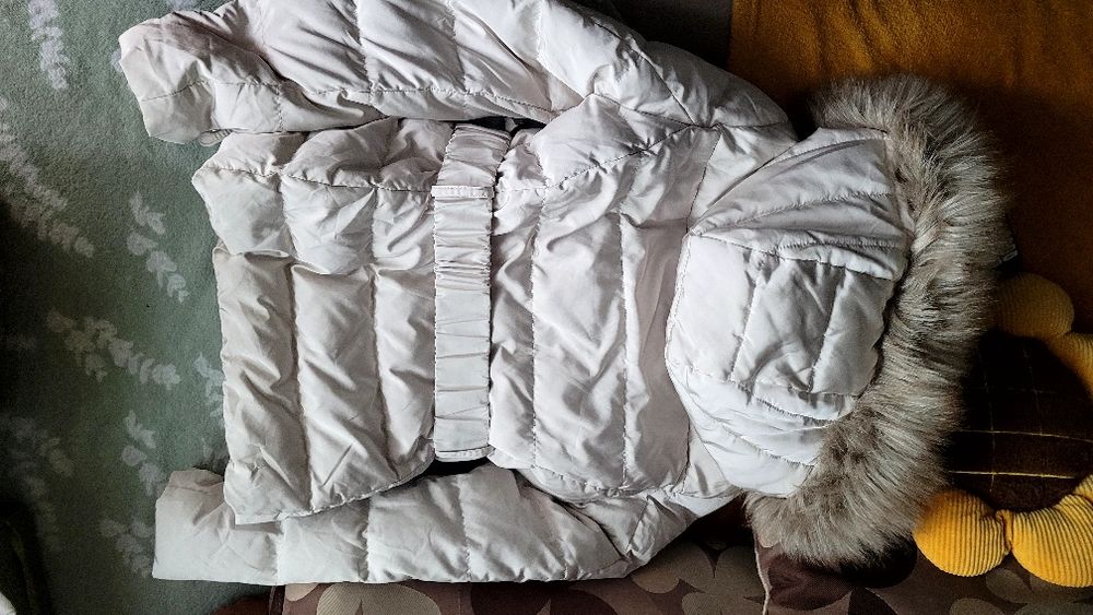 Geaca dama zara cu pene de rata mărimea M