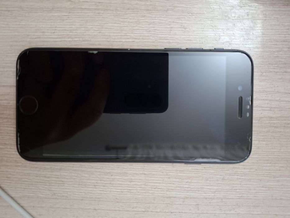 Продам Iphone SE 2022