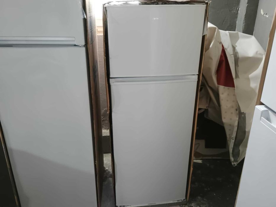 Нов Хладилник с горна камера ARIELLI-Ариели 143 см