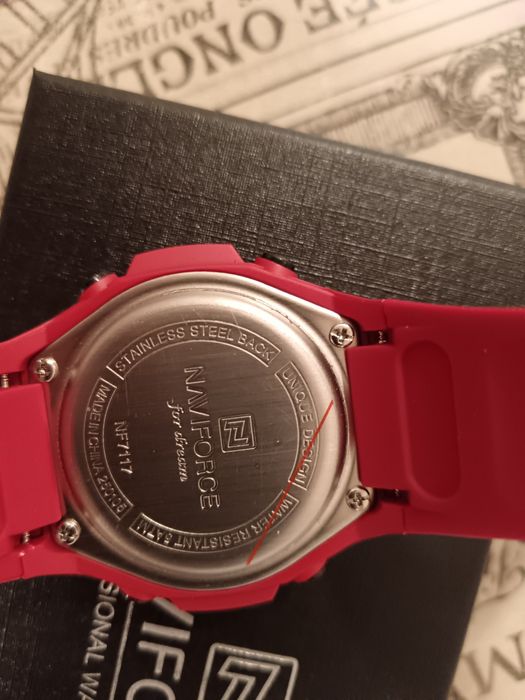 Продам часы Naviforce.