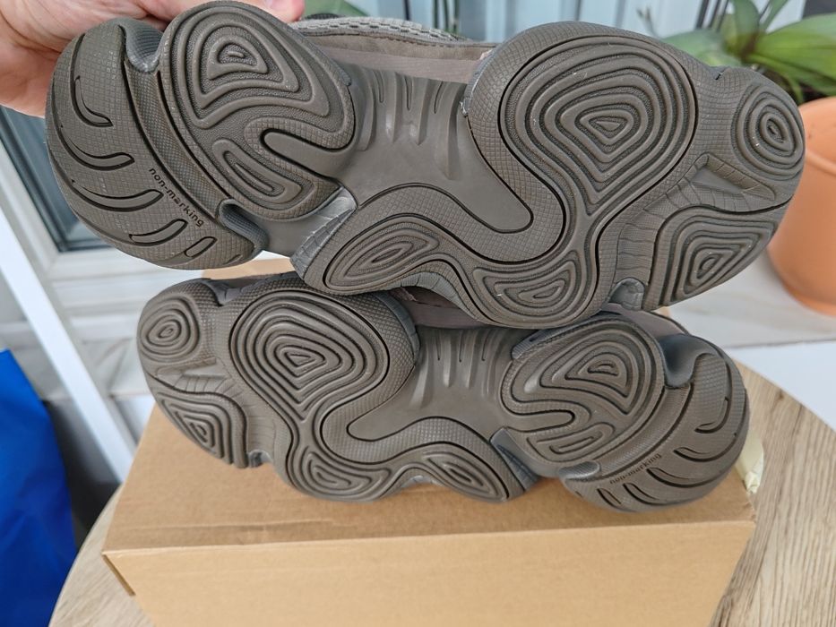 Adidași Yeezy 500