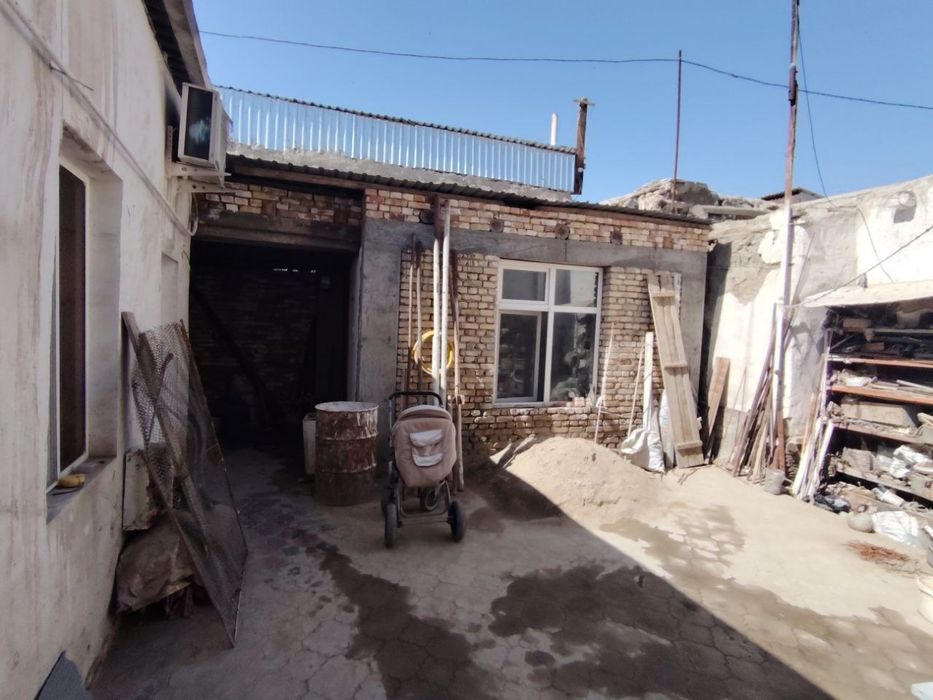 Hovli sotiladi eski shaharda