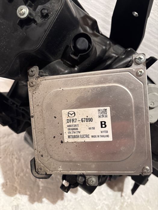 Фар за Mazda CX-30