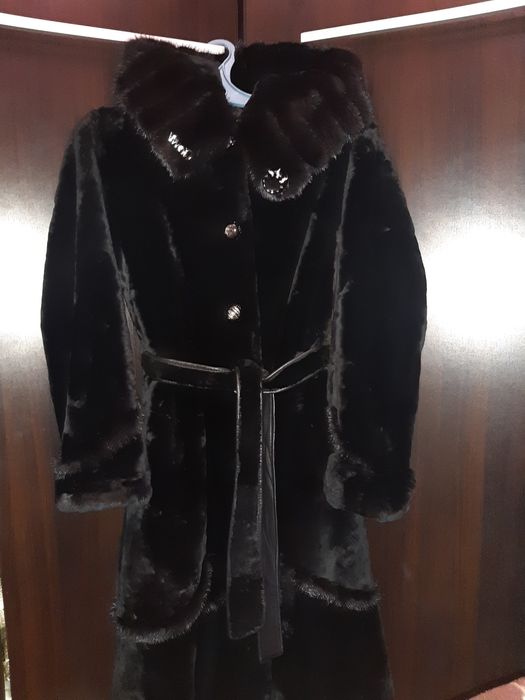 Продам Шубу 48размер 120.000