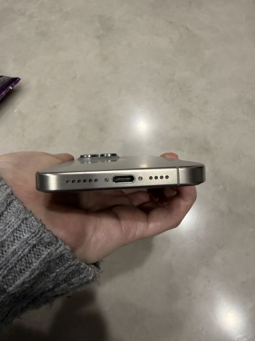 Продам айфон 15 pro max 256гб