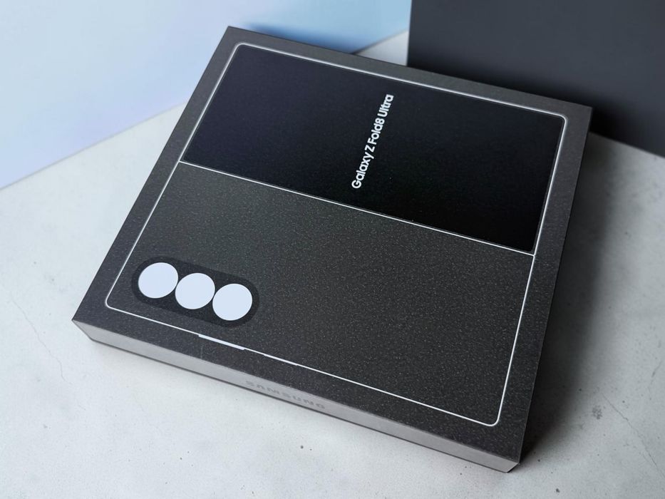НАЛИЧЕН! Samsung Galaxy Z Fold 8 Ultra 5G 512GB 12RAM Graphite 2г. Гаранция!