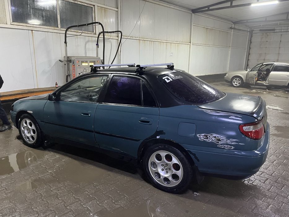 Продам тайота карина