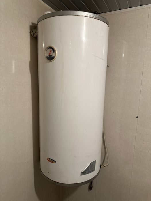 Ariston 80L sotiladi