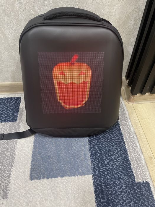 Продаются LED рюкзаки.