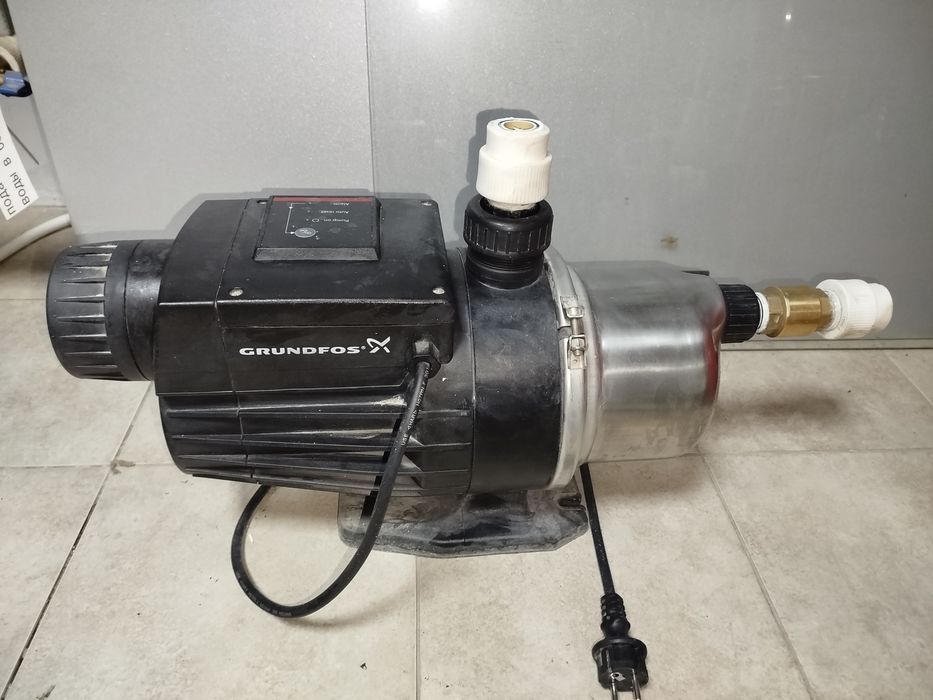 Продам нососную станцию Grundfos